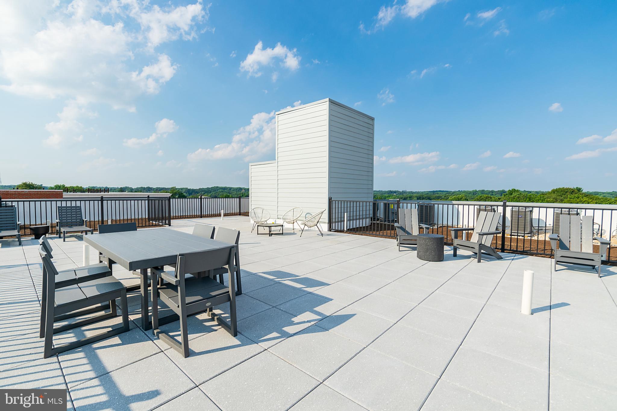 ROXBOROUGH - Residential Lease