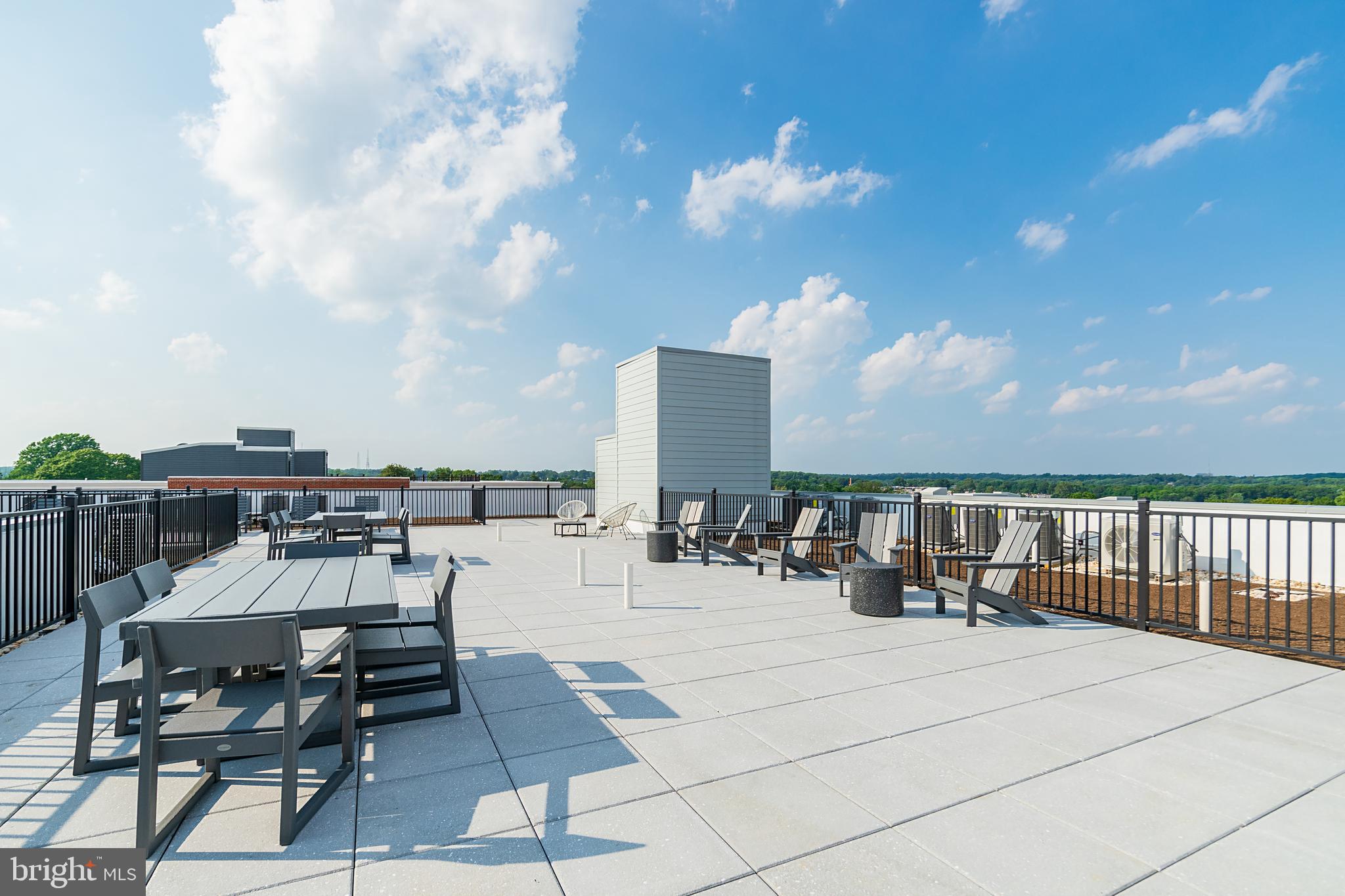 ROXBOROUGH - Residential Lease