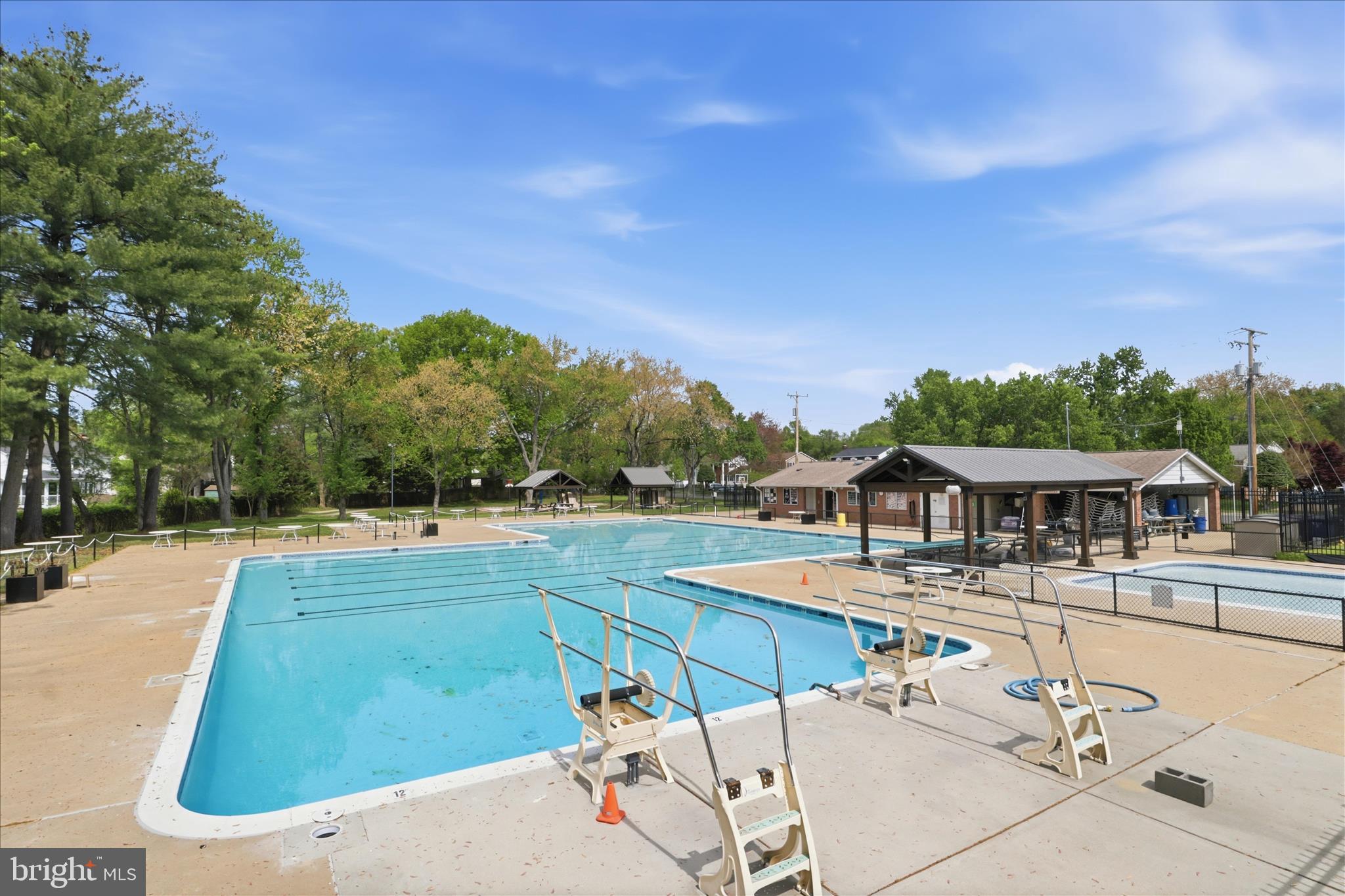 HAYFIELD FARM - Residential