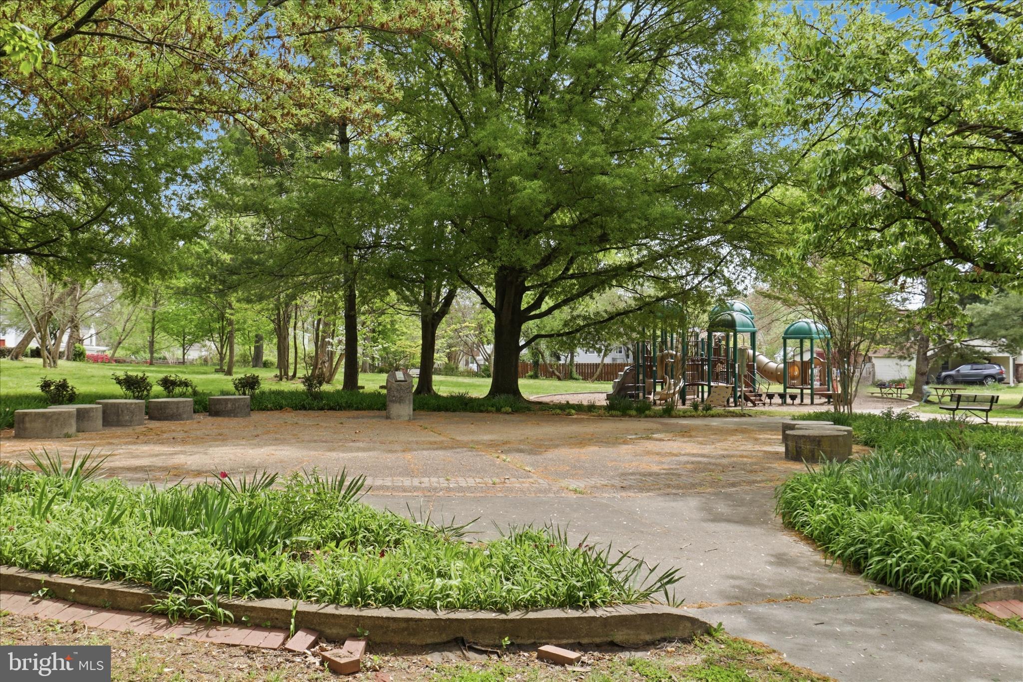 HAYFIELD FARM - Residential