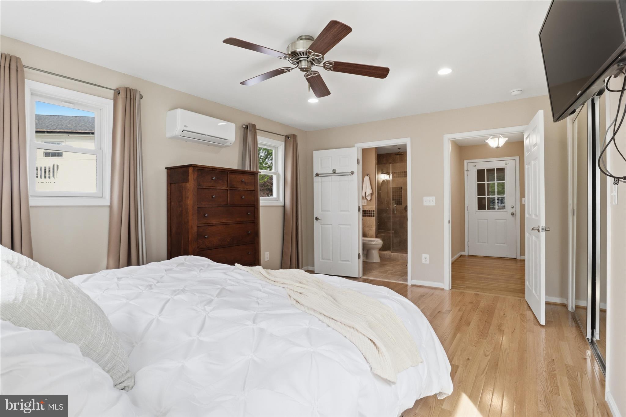 HAYFIELD FARM - Residential