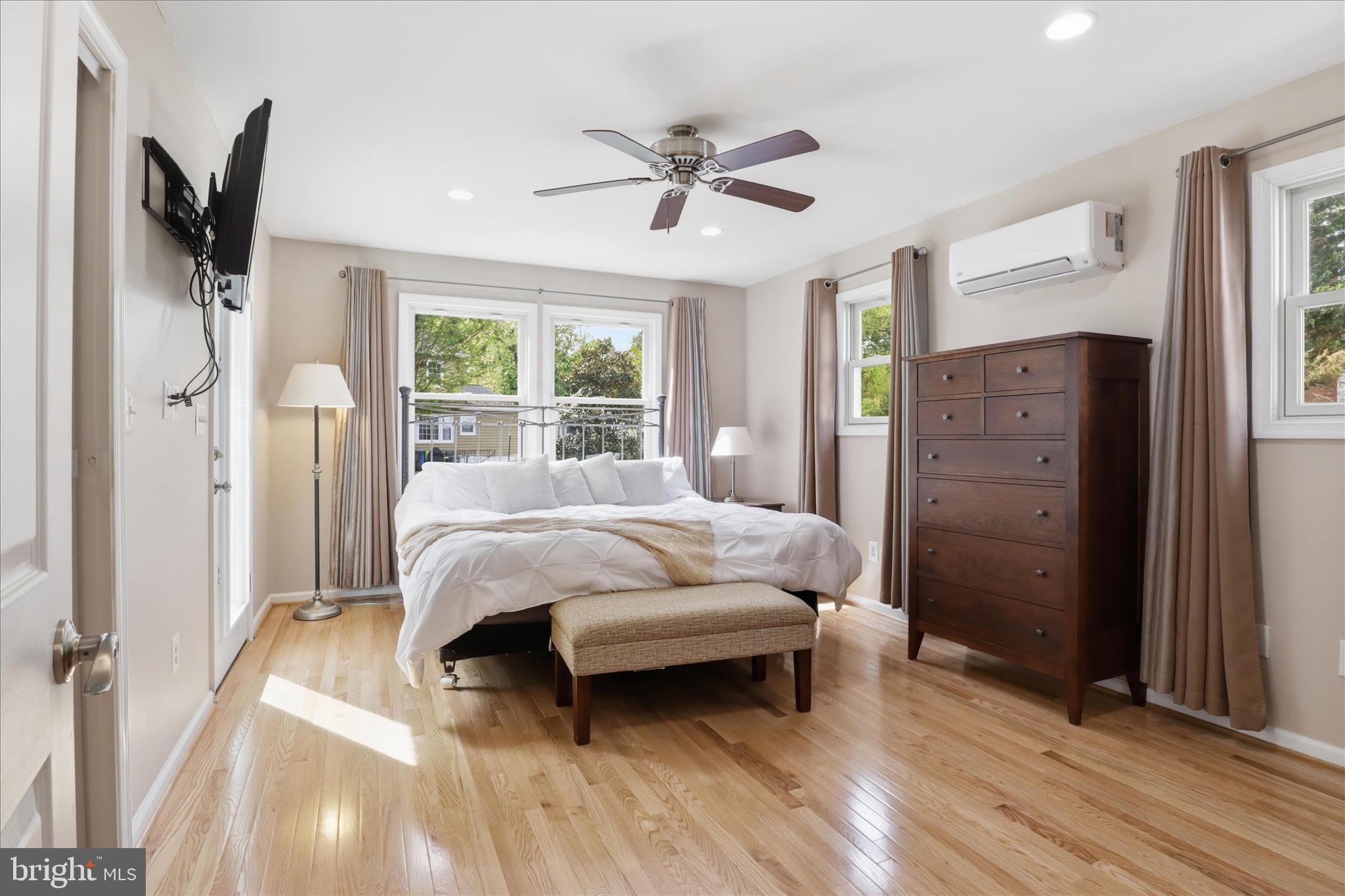 HAYFIELD FARM - Residential