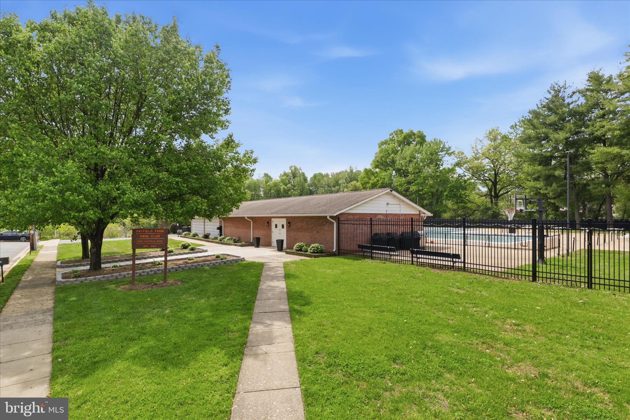 HAYFIELD FARM - Residential