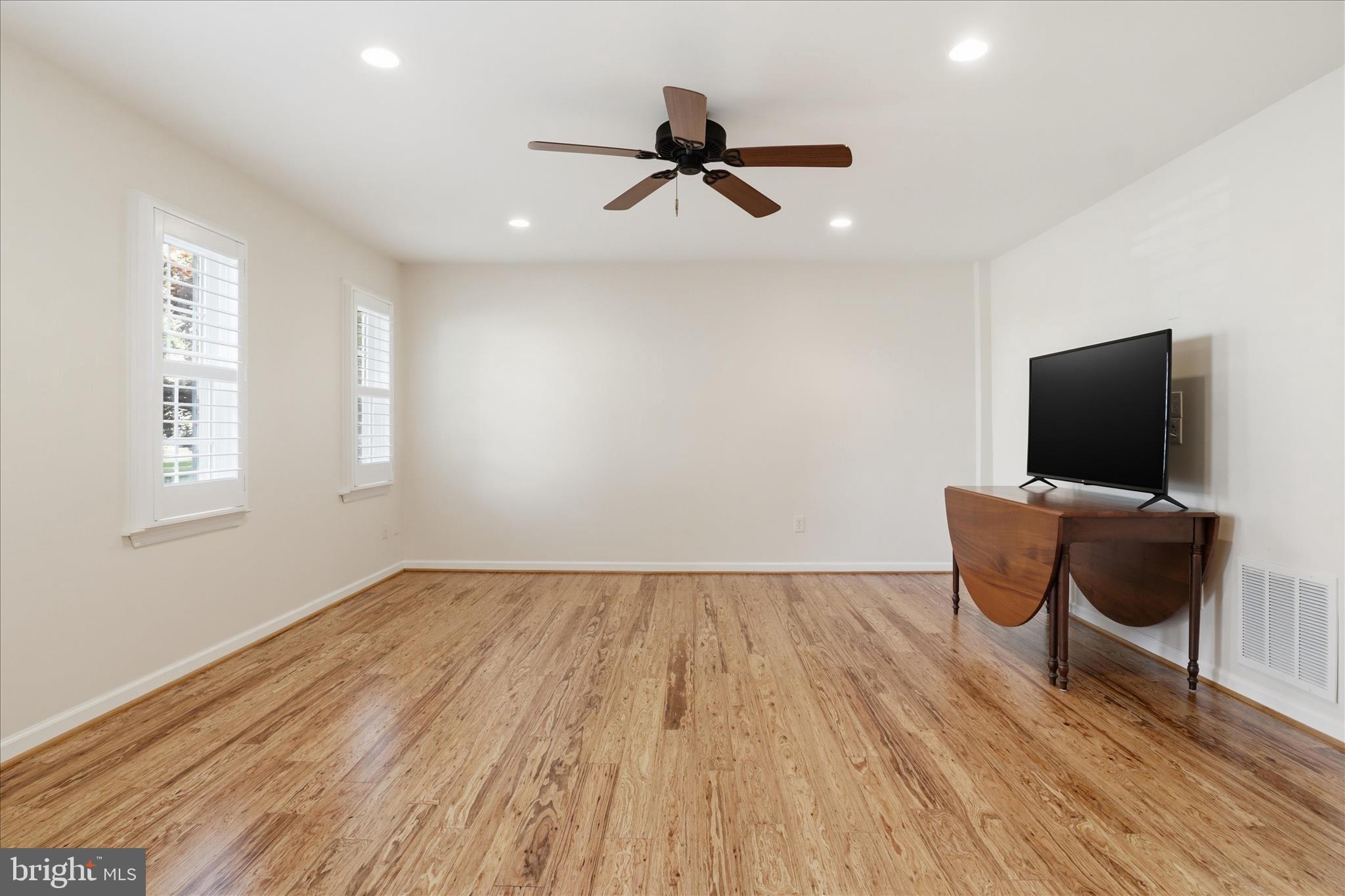 HAYFIELD FARM - Residential