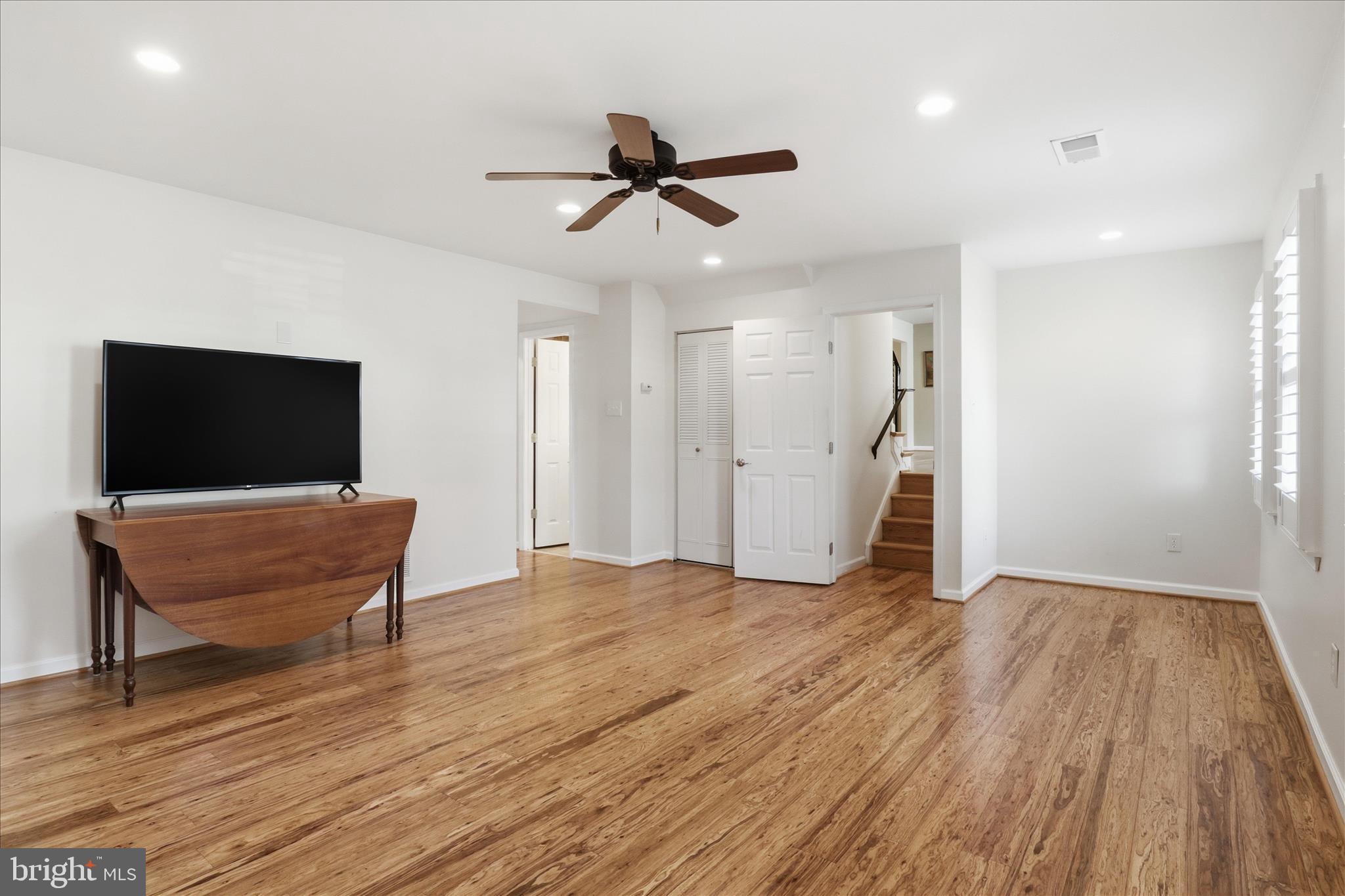 HAYFIELD FARM - Residential