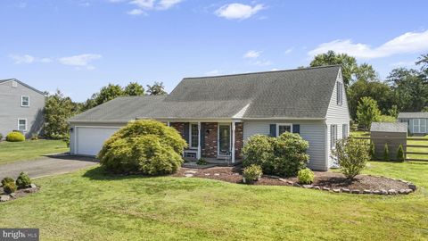 Homes For Sale - 103 Sterling Drive<br/> PERKASIE, PA 18944