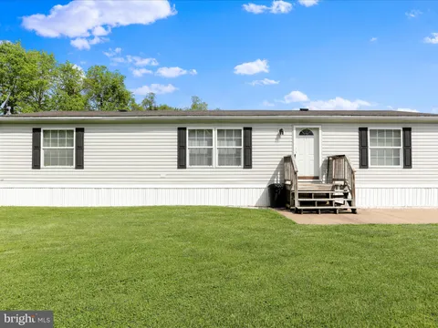 16804 Longfellow Ct, Hagerstown, MD MLS: MDWA2028830