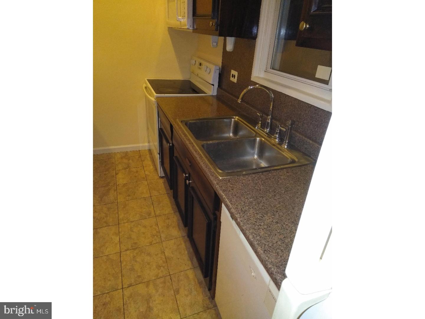 PORT RICHMOND - Residential Lease