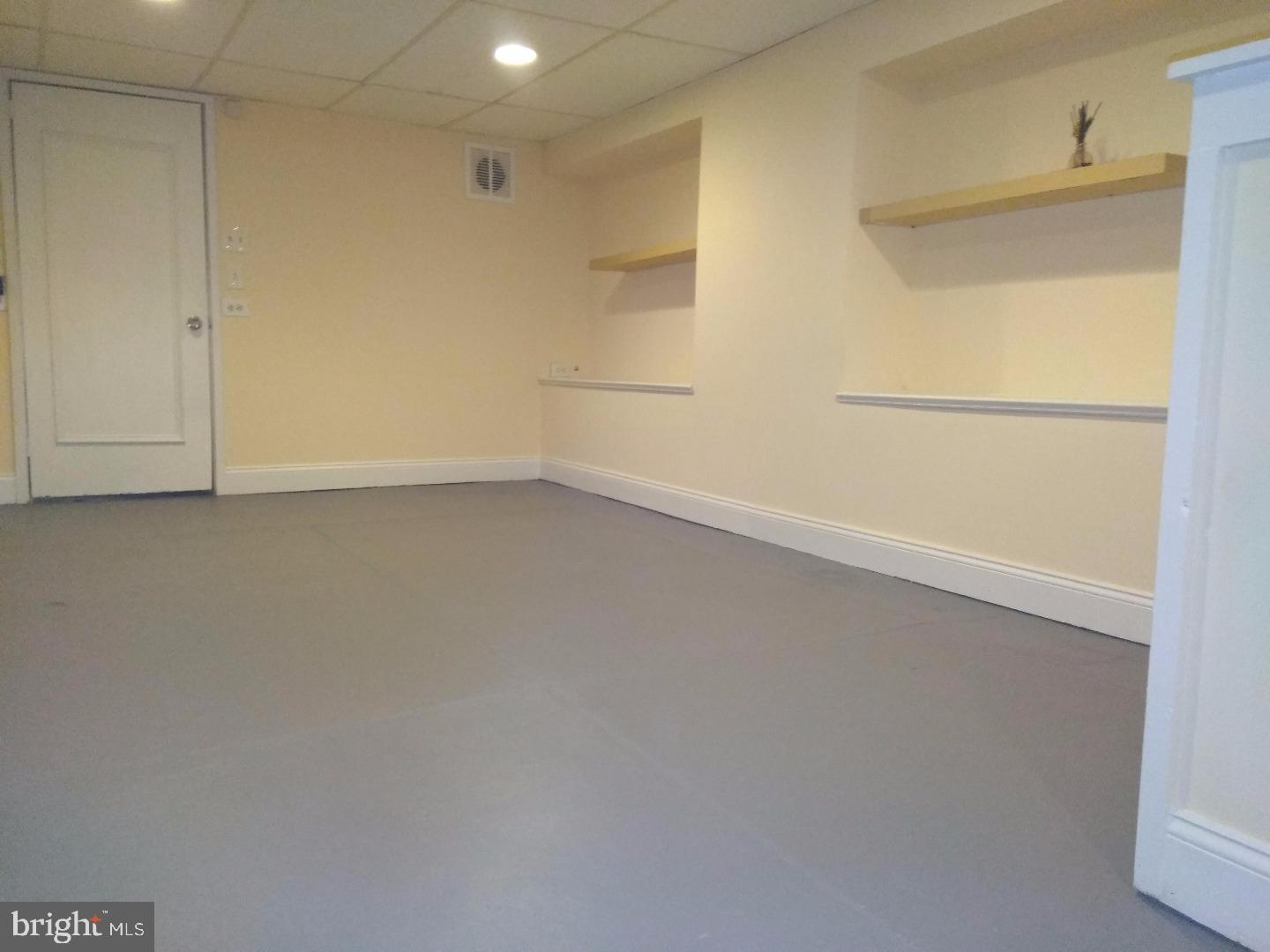 PORT RICHMOND - Residential Lease