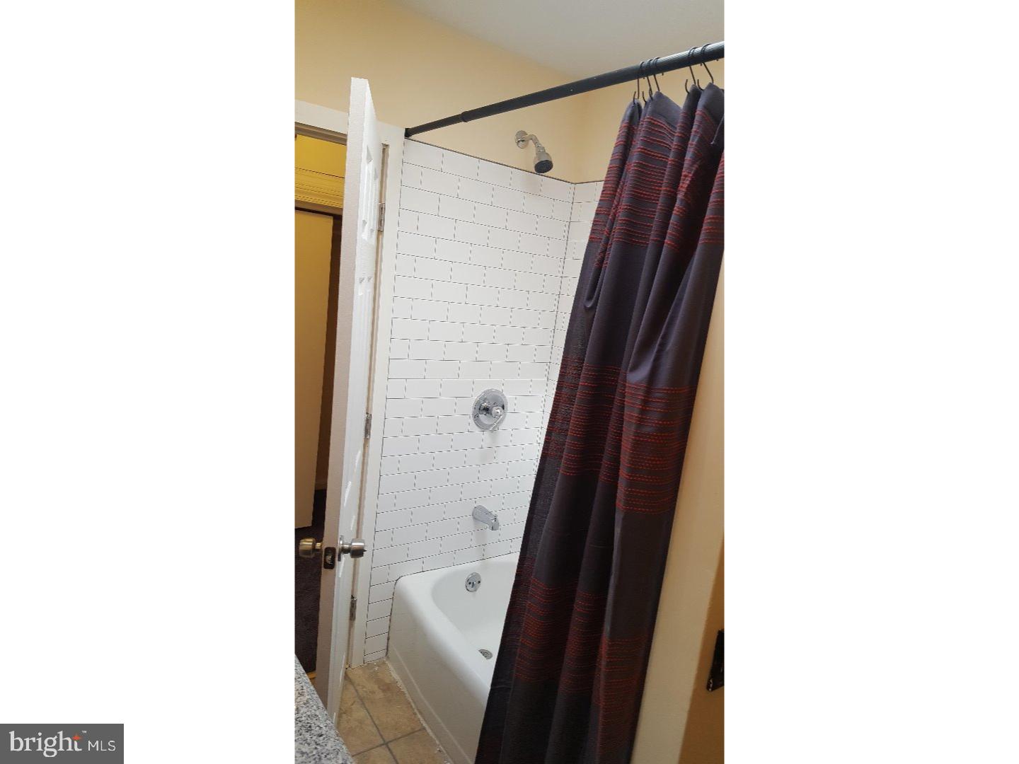 PORT RICHMOND - Residential Lease