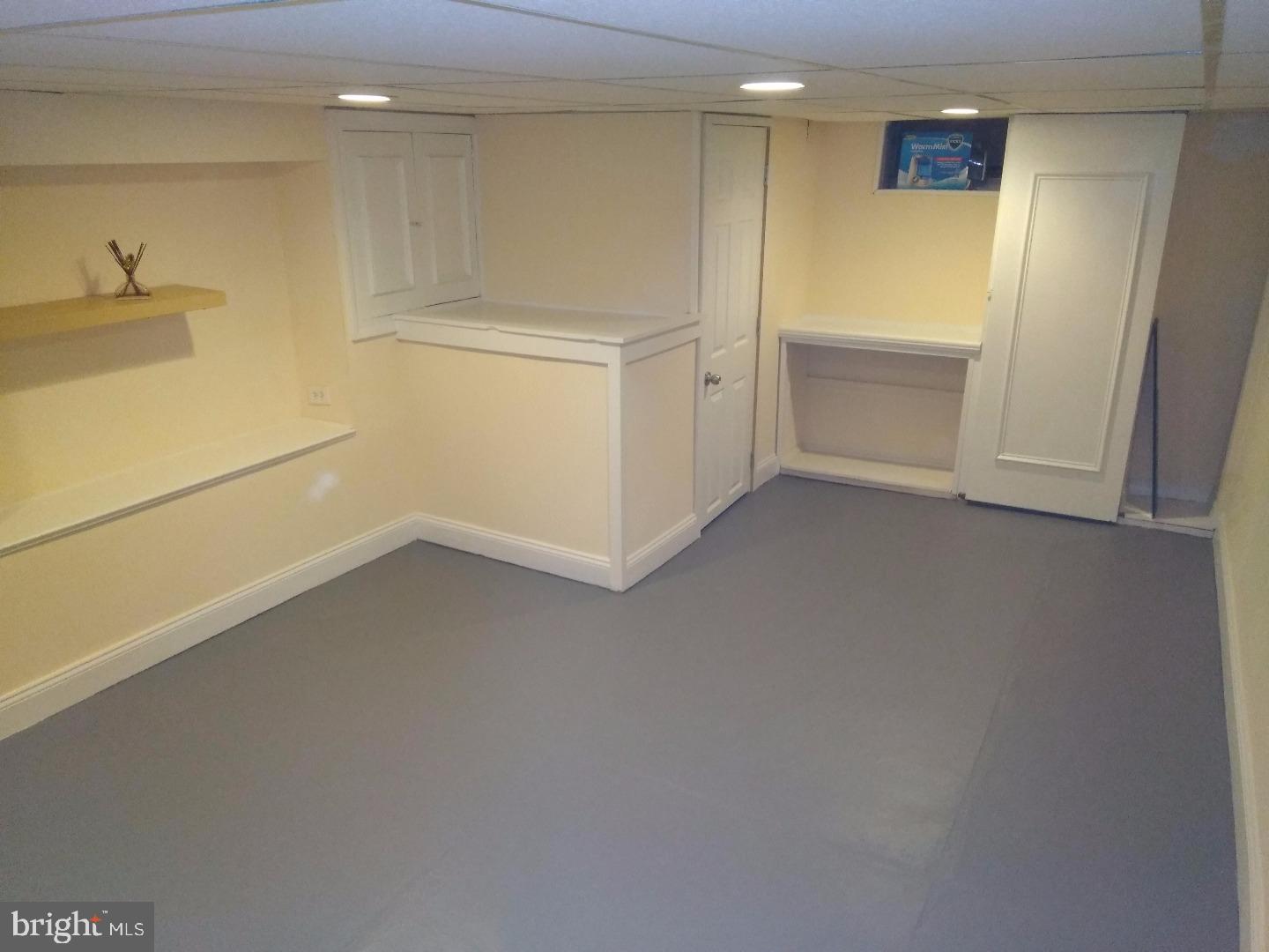 PORT RICHMOND - Residential Lease