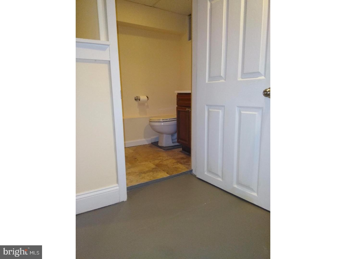 PORT RICHMOND - Residential Lease