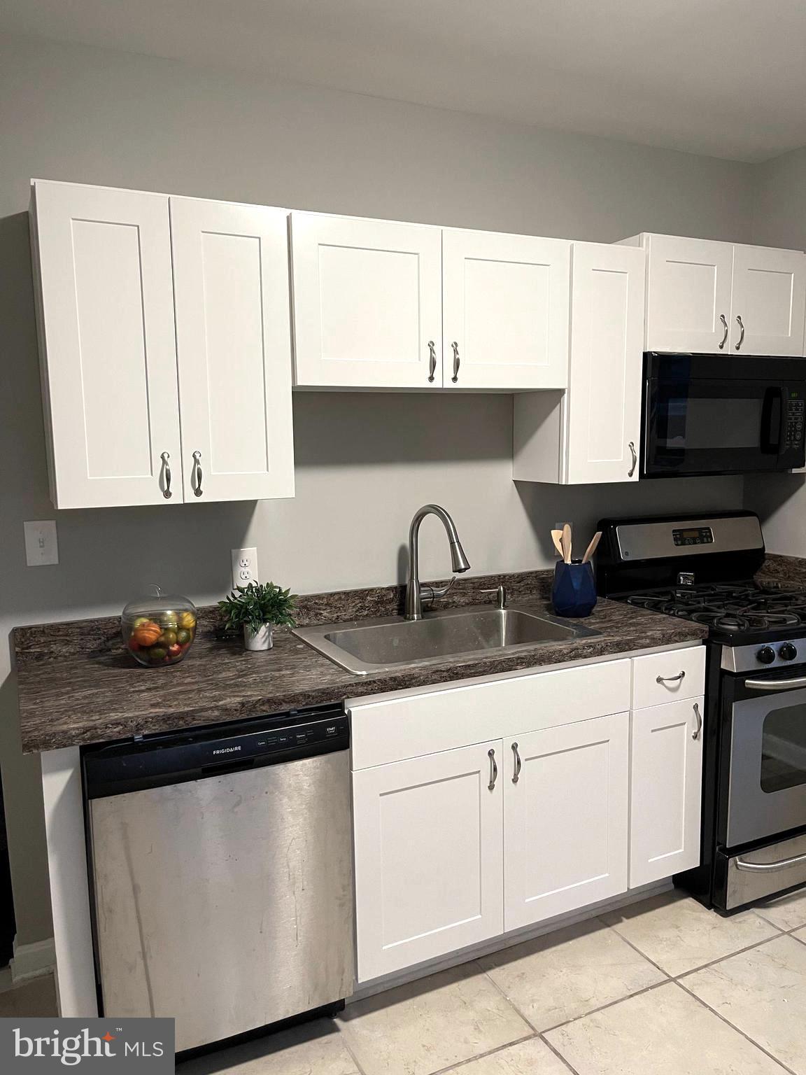 EAST BALTIMORE MIDWAY - Residential