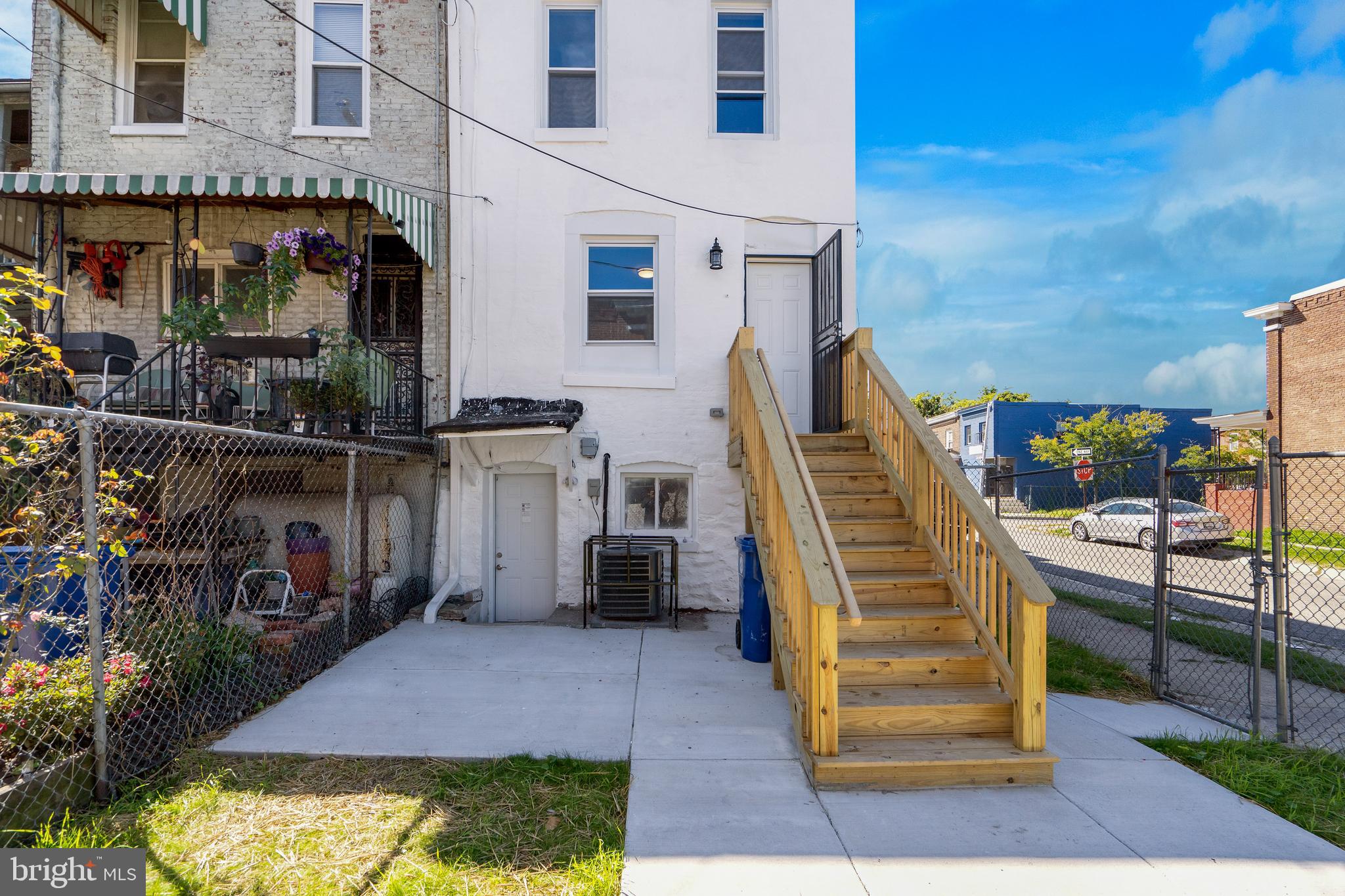 EAST BALTIMORE MIDWAY - Residential