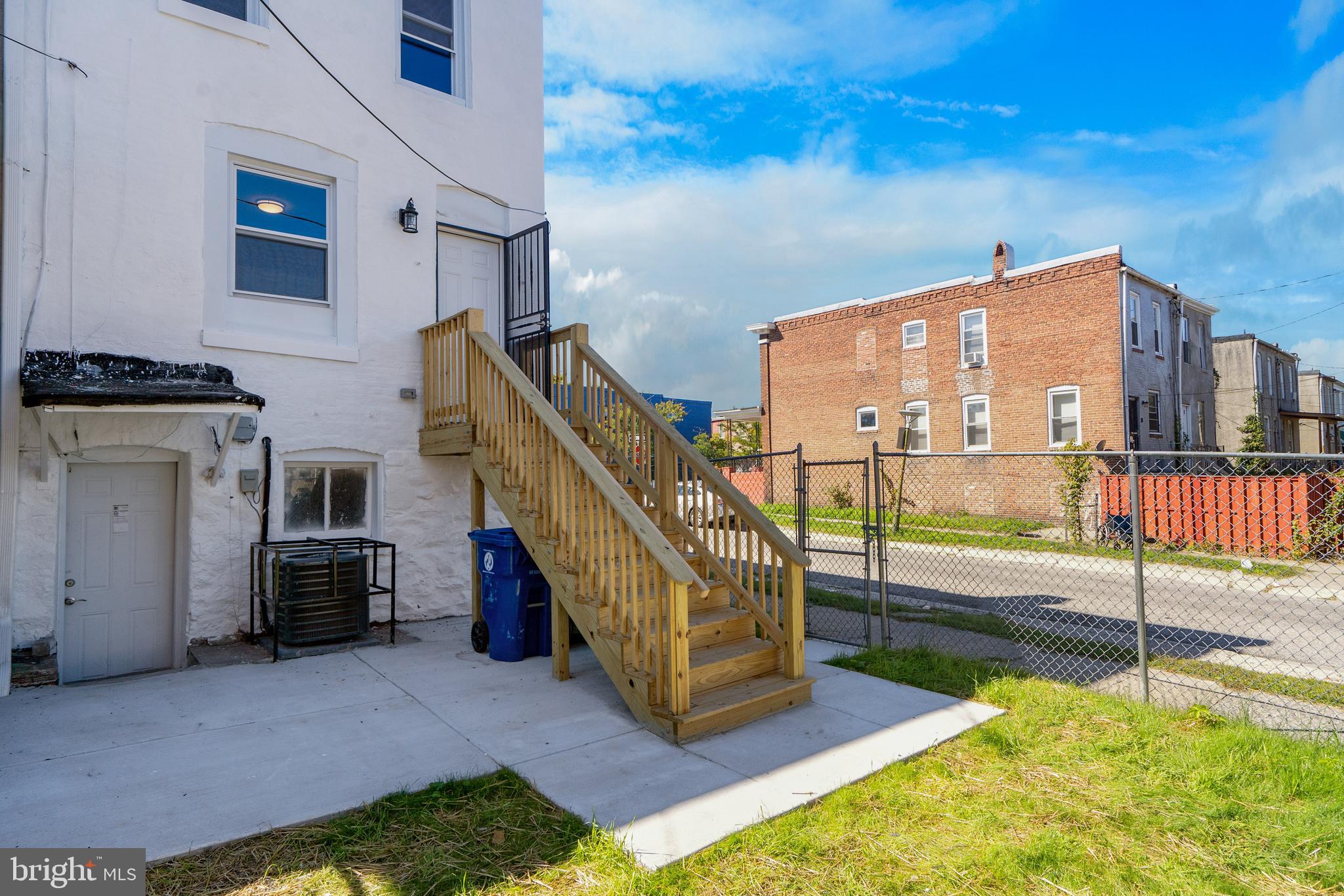 EAST BALTIMORE MIDWAY - Residential