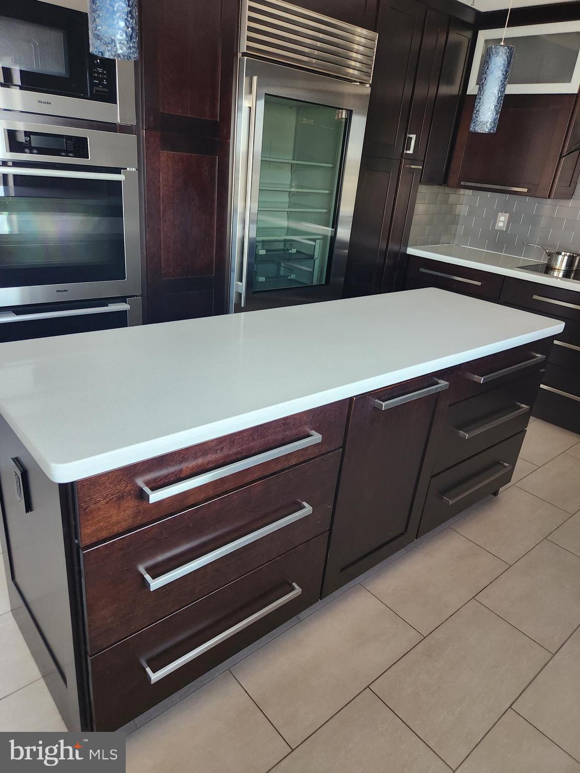 ALTA VISTA CONDO - Residential Lease