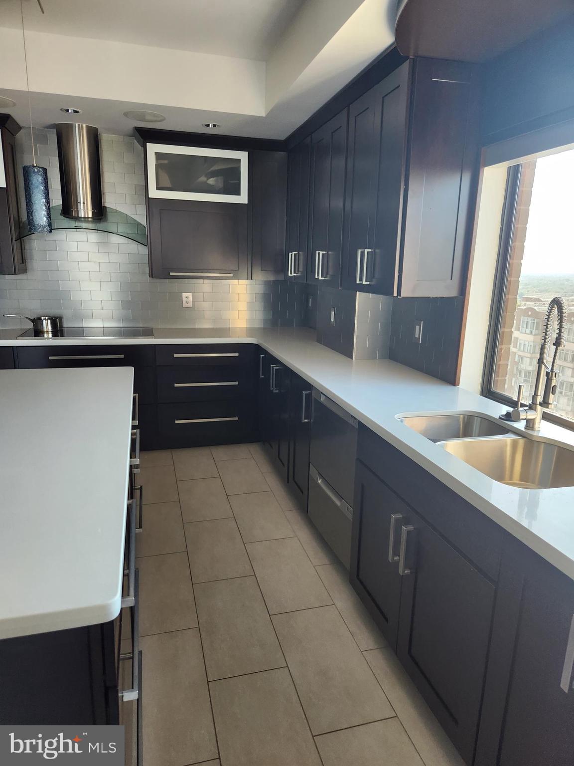 ALTA VISTA CONDO - Residential Lease