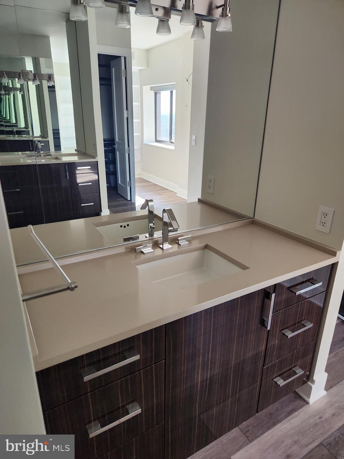 ALTA VISTA CONDO - Residential Lease