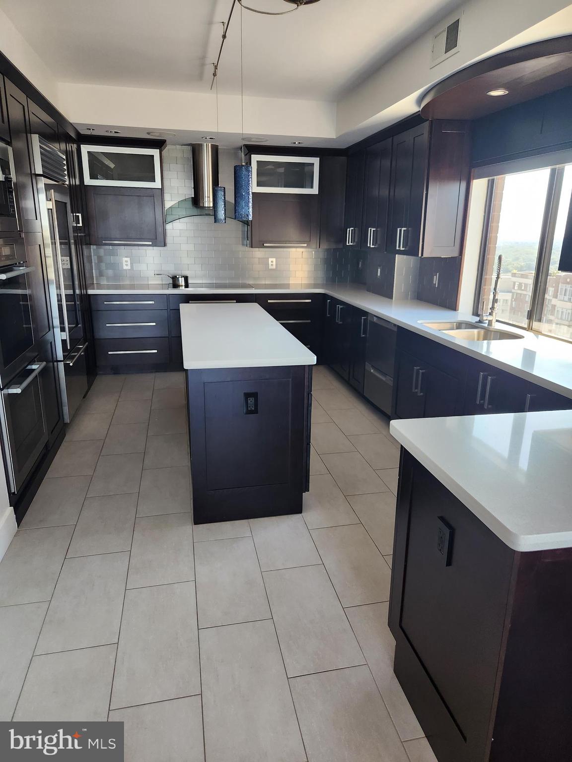 ALTA VISTA CONDO - Residential Lease