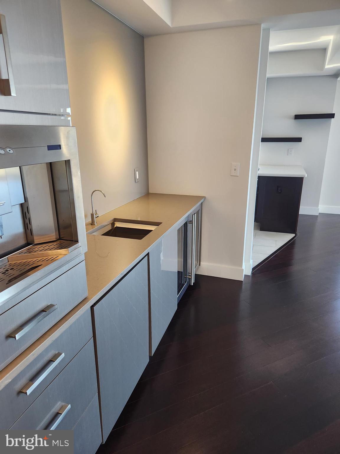 ALTA VISTA CONDO - Residential Lease