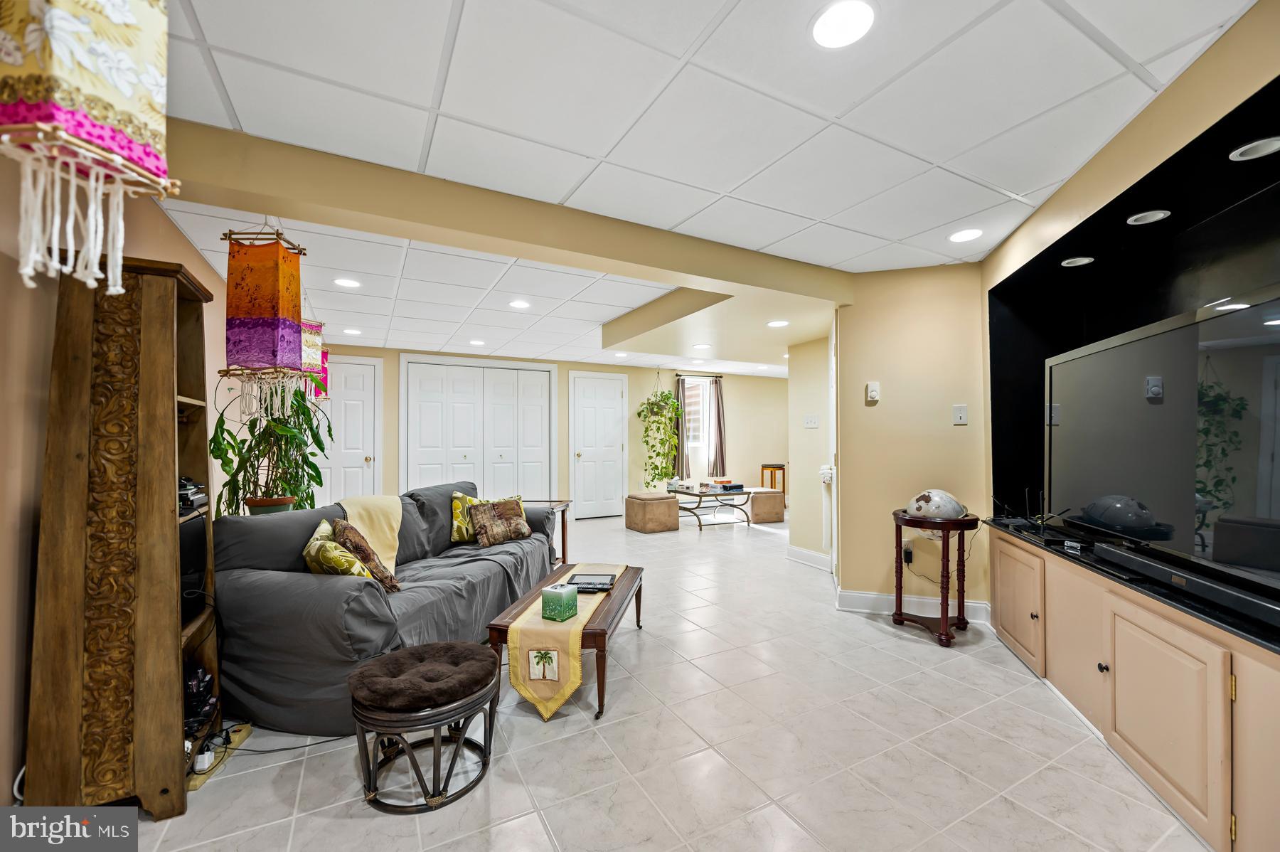 THE CHASE AT MALVE - Residential