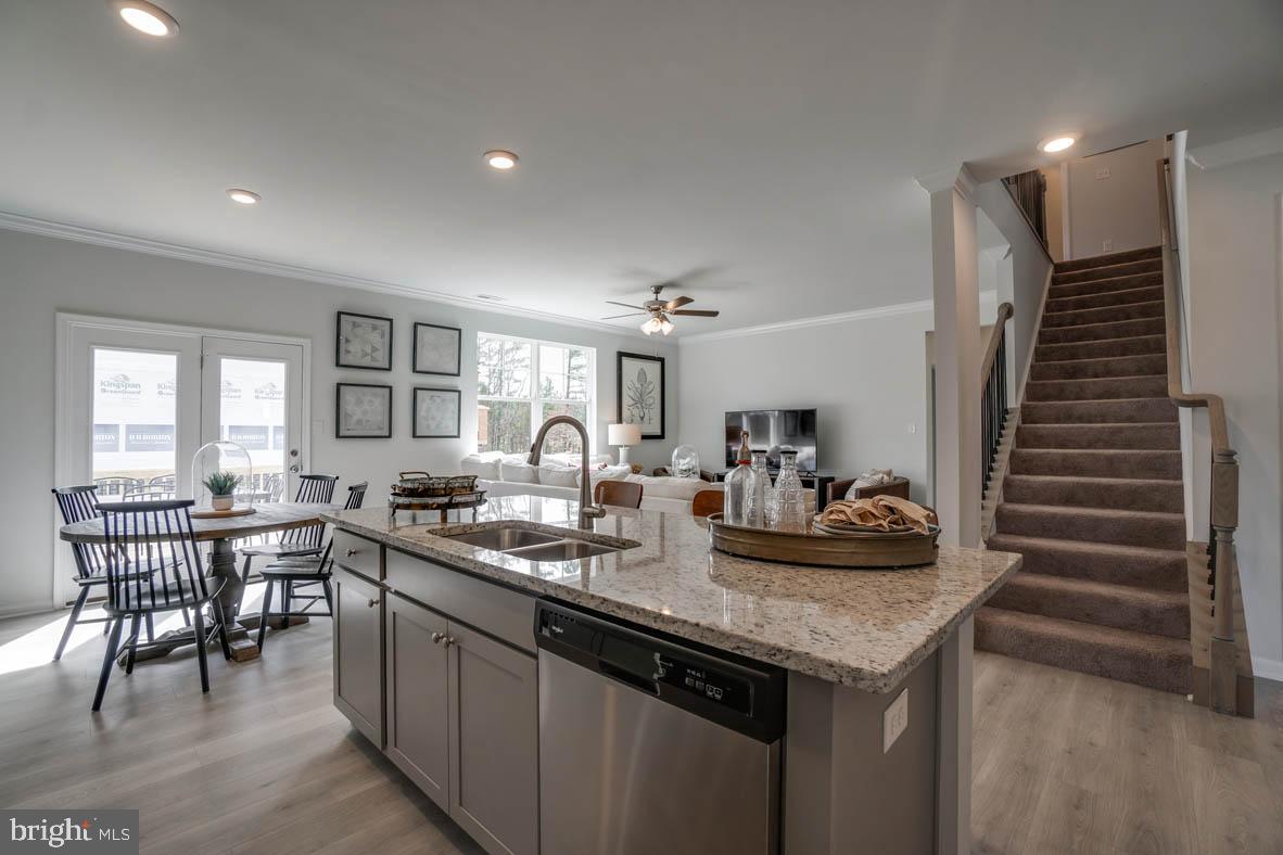 HIGH POINTE - Residential