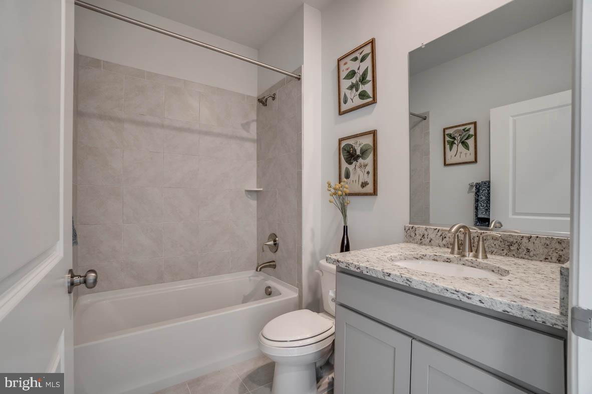 HIGH POINTE - Residential