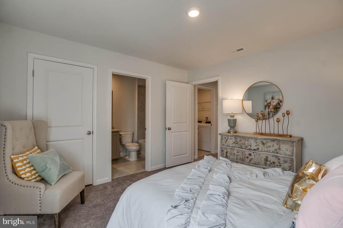 HIGH POINTE - Residential