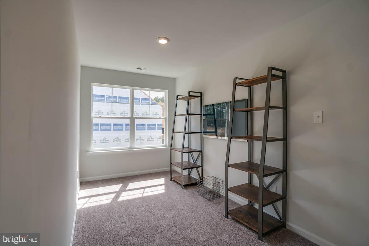 HIGH POINTE - Residential