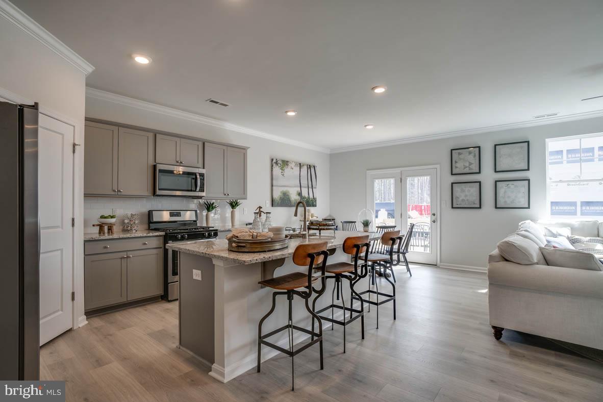 HIGH POINTE - Residential