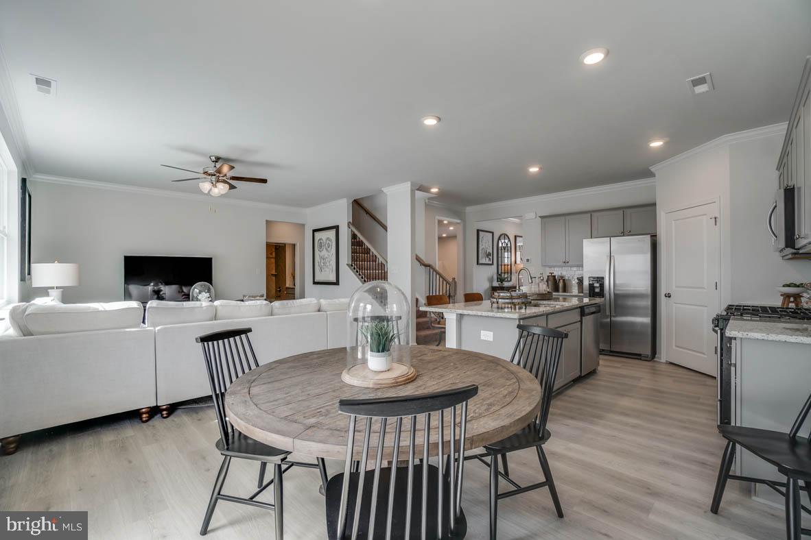 HIGH POINTE - Residential