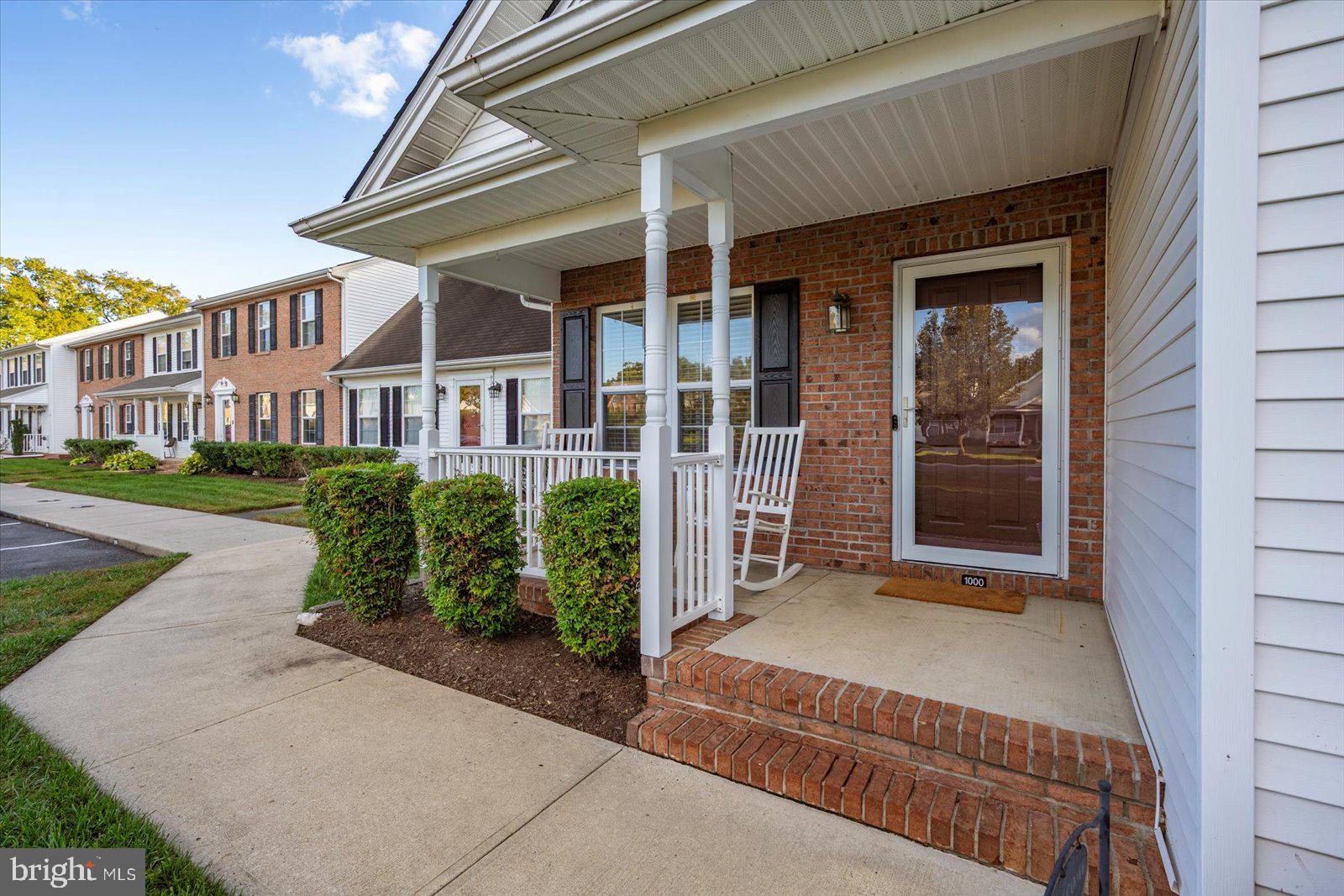 1000 SANDSTONE COURT