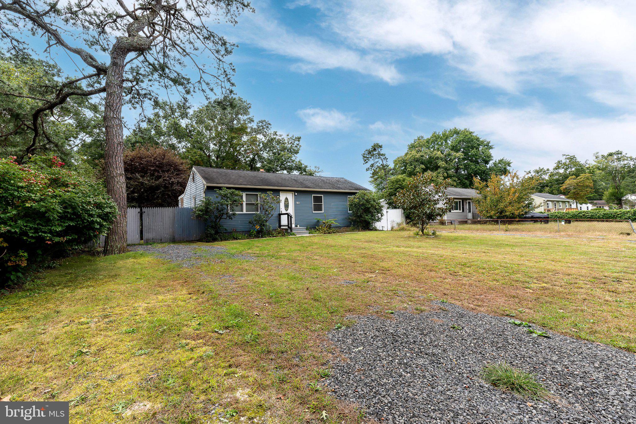 115 DELWYN LANE