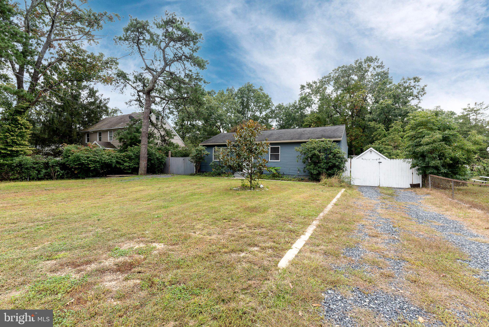 115 DELWYN LANE