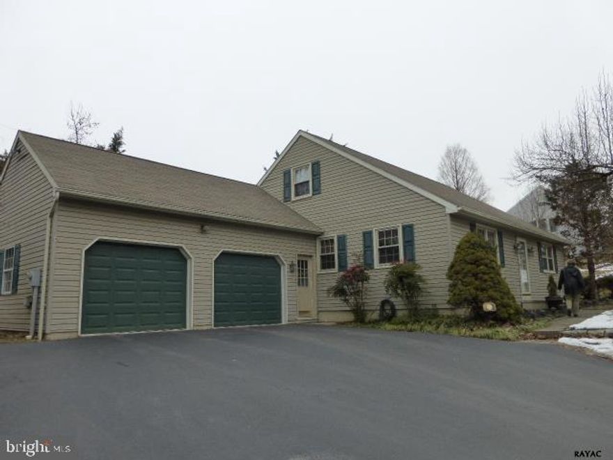 Only six miles to York Hospital.  Wow! The KIT that you must have!  This KIT has been completely redone.  New stainless steel appliances & granite counter tops.  Safe-edged counter tops w/ rounded edges & corners.  New backsplash of stone.  Convenient island for informal meals plus a more formal dining area.  Open to FR.  Doors provide abundant natural lighting.