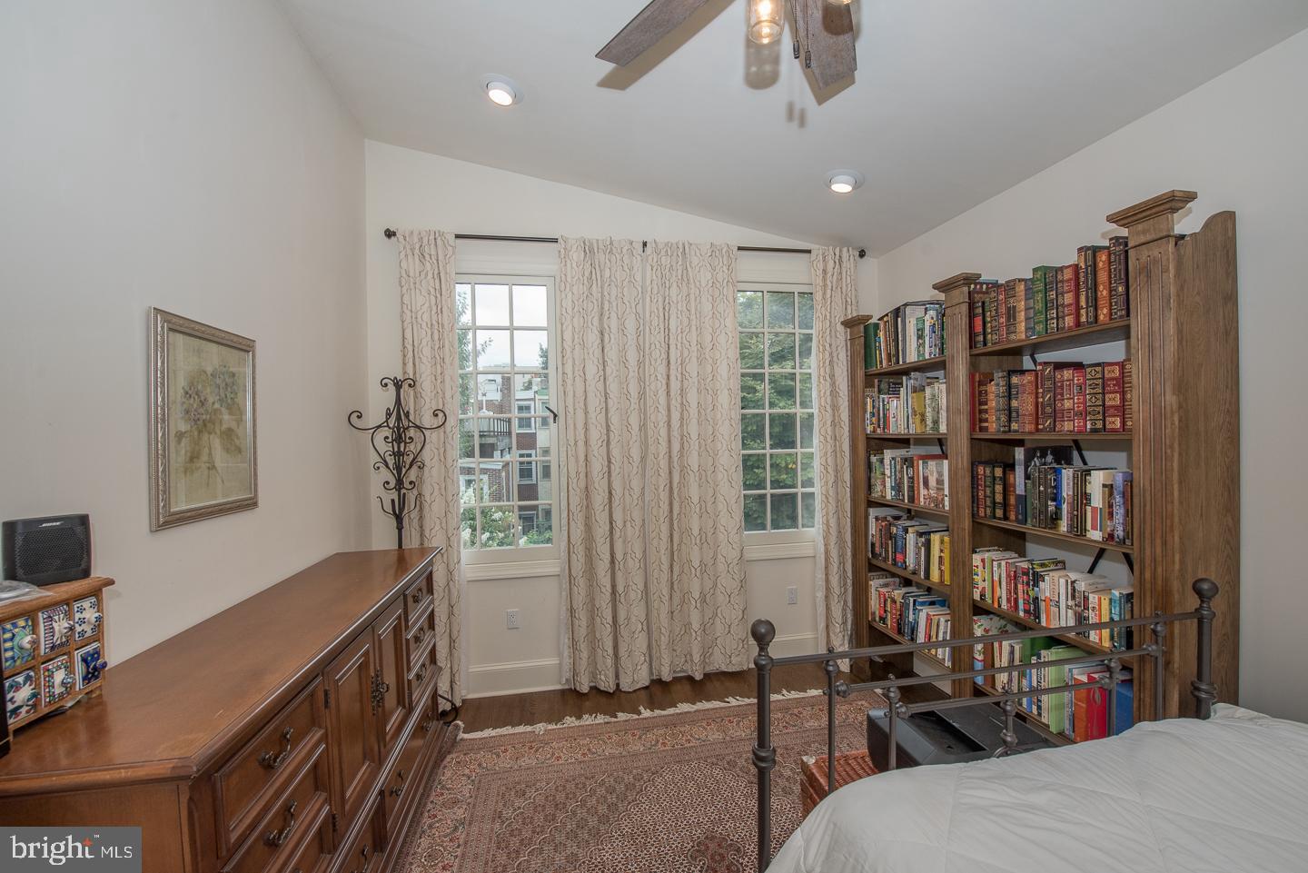 FAIRMOUNT - Residential