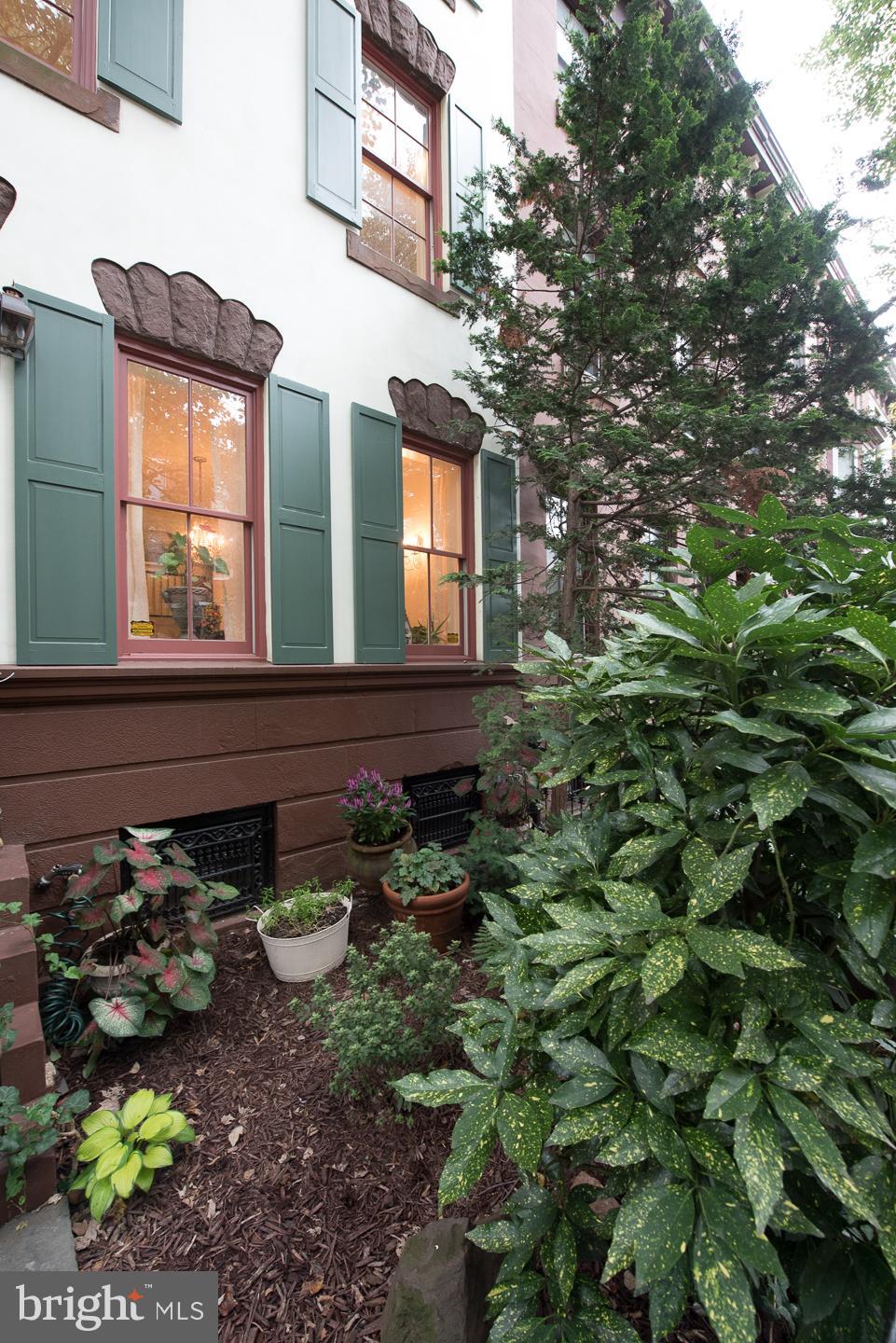 FAIRMOUNT - Residential