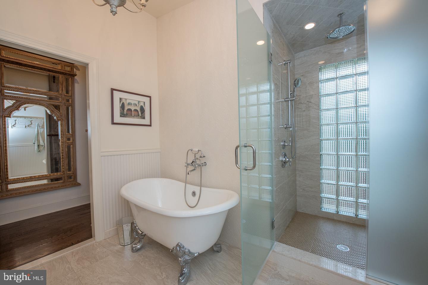 FAIRMOUNT - Residential