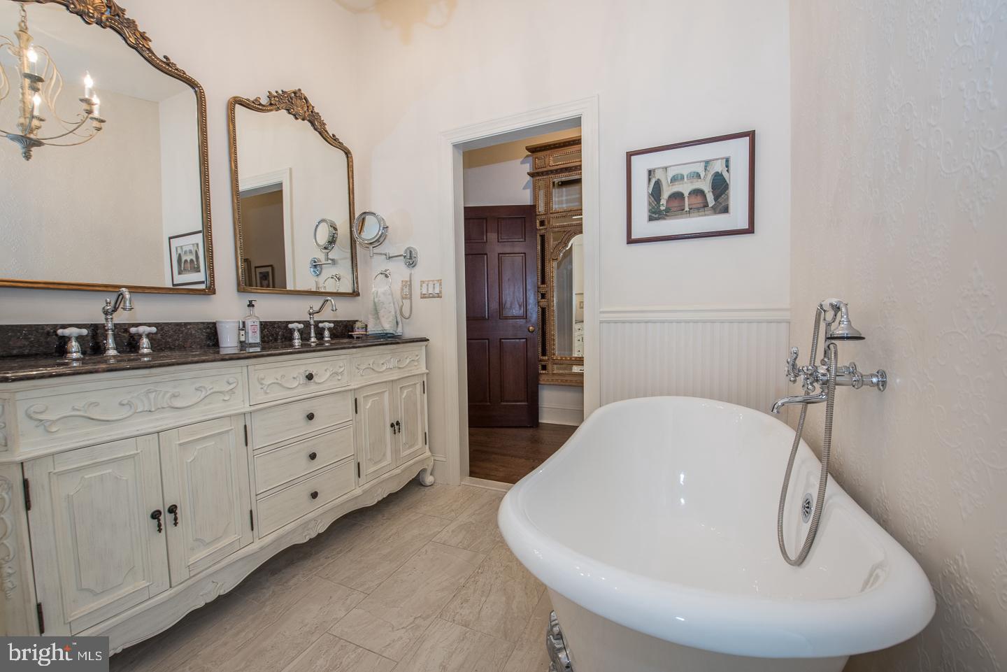 FAIRMOUNT - Residential