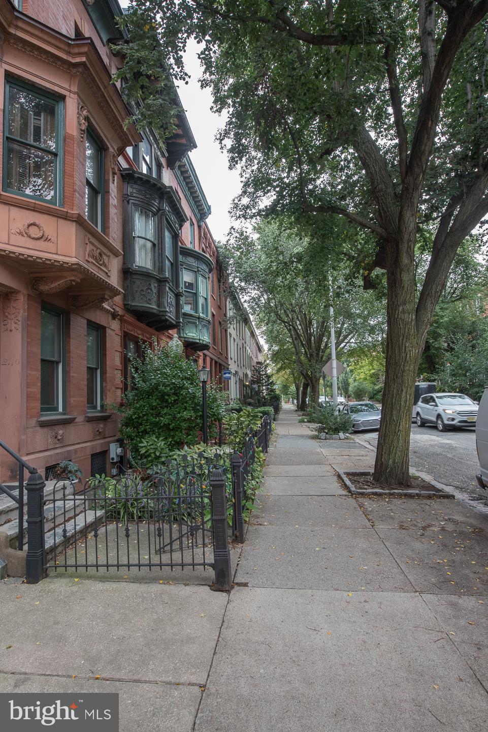 FAIRMOUNT - Residential