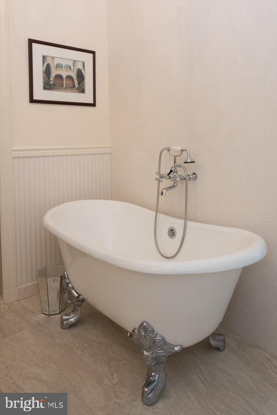 FAIRMOUNT - Residential