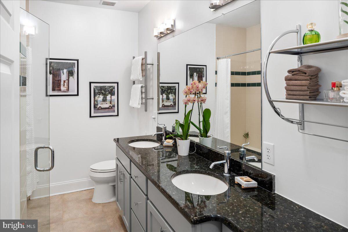 NEWTOWN STATION - Residential