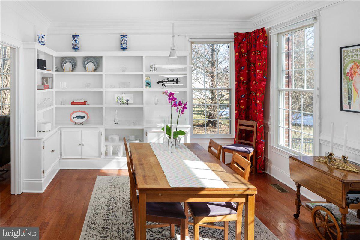 NEWTOWN STATION - Residential