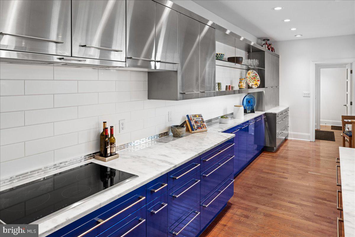 NEWTOWN STATION - Residential