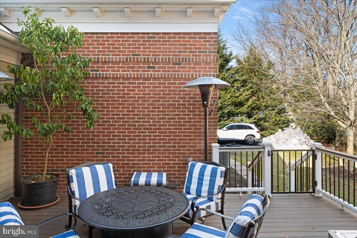 NEWTOWN STATION - Residential