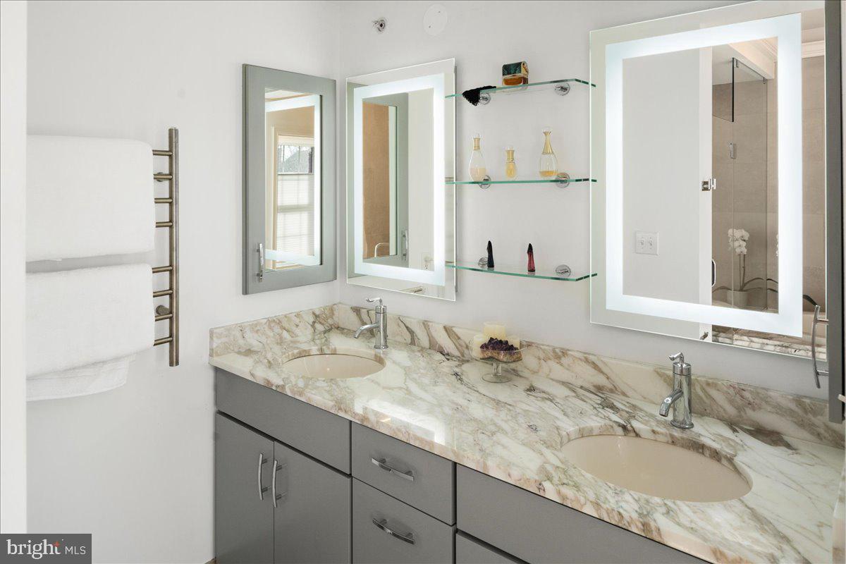 NEWTOWN STATION - Residential