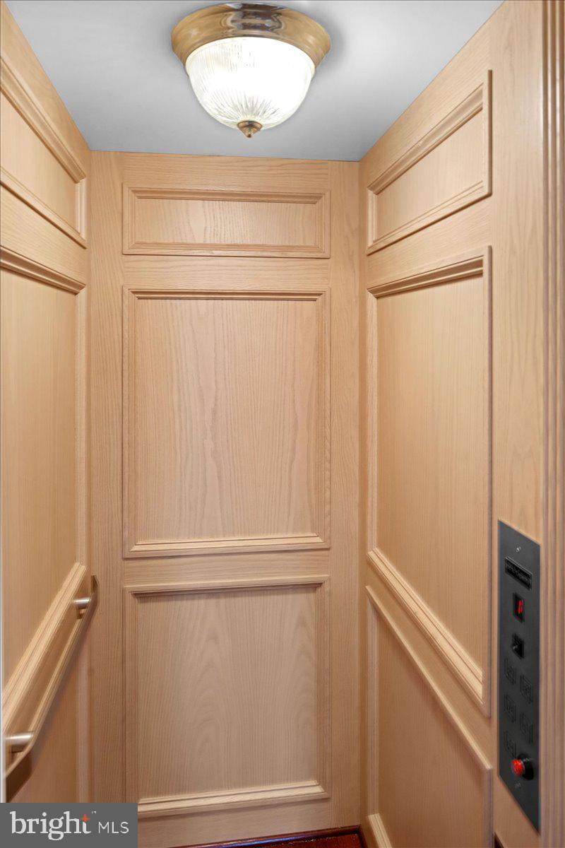 NEWTOWN STATION - Residential