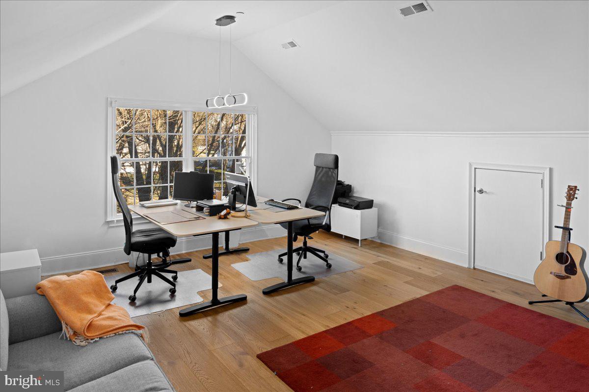 NEWTOWN STATION - Residential