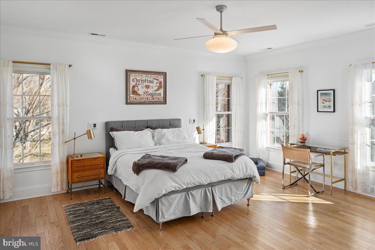 NEWTOWN STATION - Residential