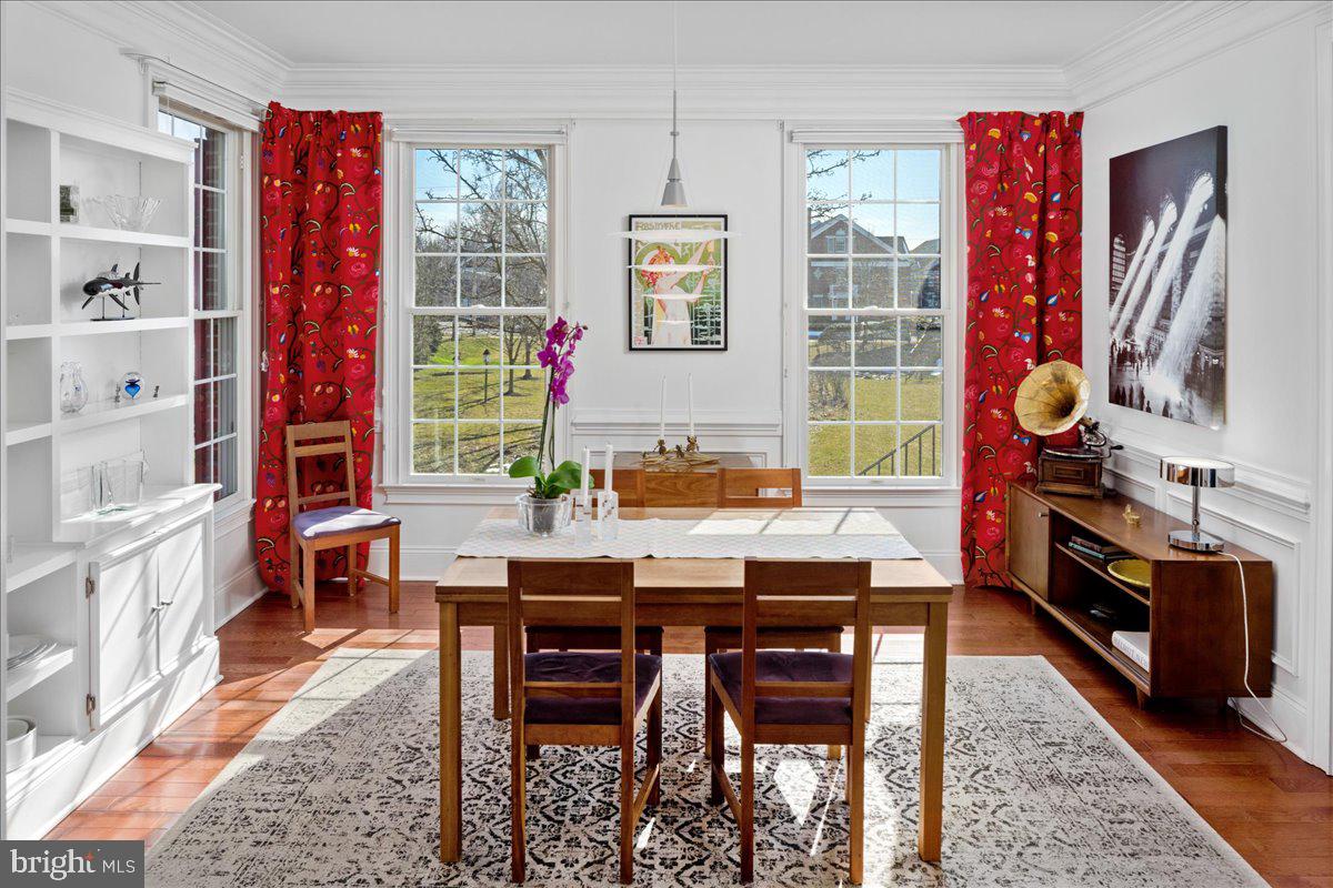 NEWTOWN STATION - Residential